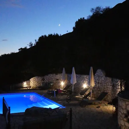 Vilă Petros, Vassiliki, Lefkada - 3 Bedrooms, Pool, Stunning Views *