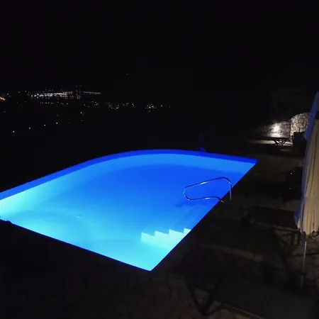 Villa Petros, Vassiliki, Lefkada - 3 Bedrooms, Pool, Stunning Views Pondi