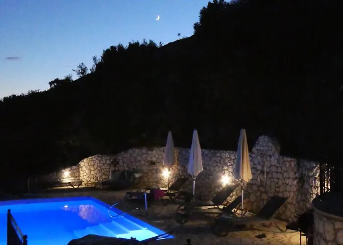 Villa Petros, Vassiliki, Lefkada - 3 Bedrooms, Pool, Stunning Views *